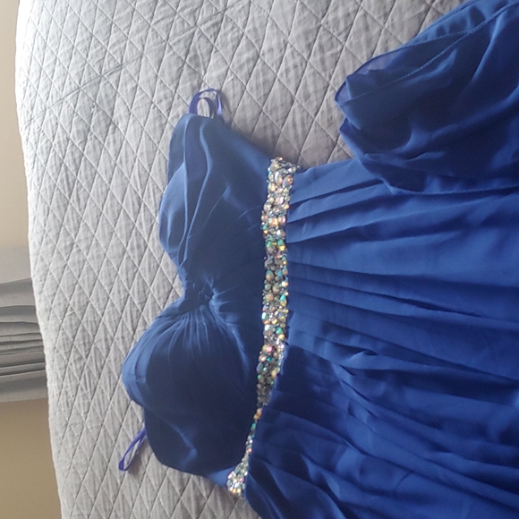 Dress - Picture 3 of 3